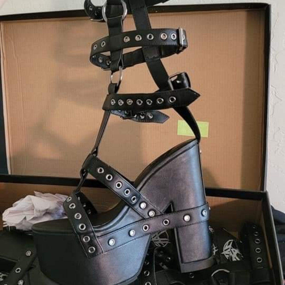 YRU S7 cage platforms